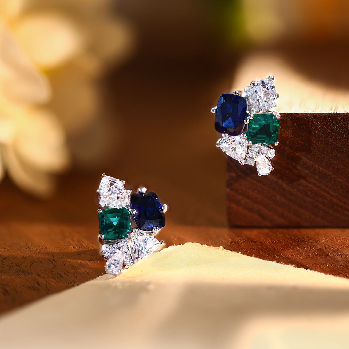 3.2cttw Lab Sapphire Emerald H - Cluster Stud Ear avaliação e preço